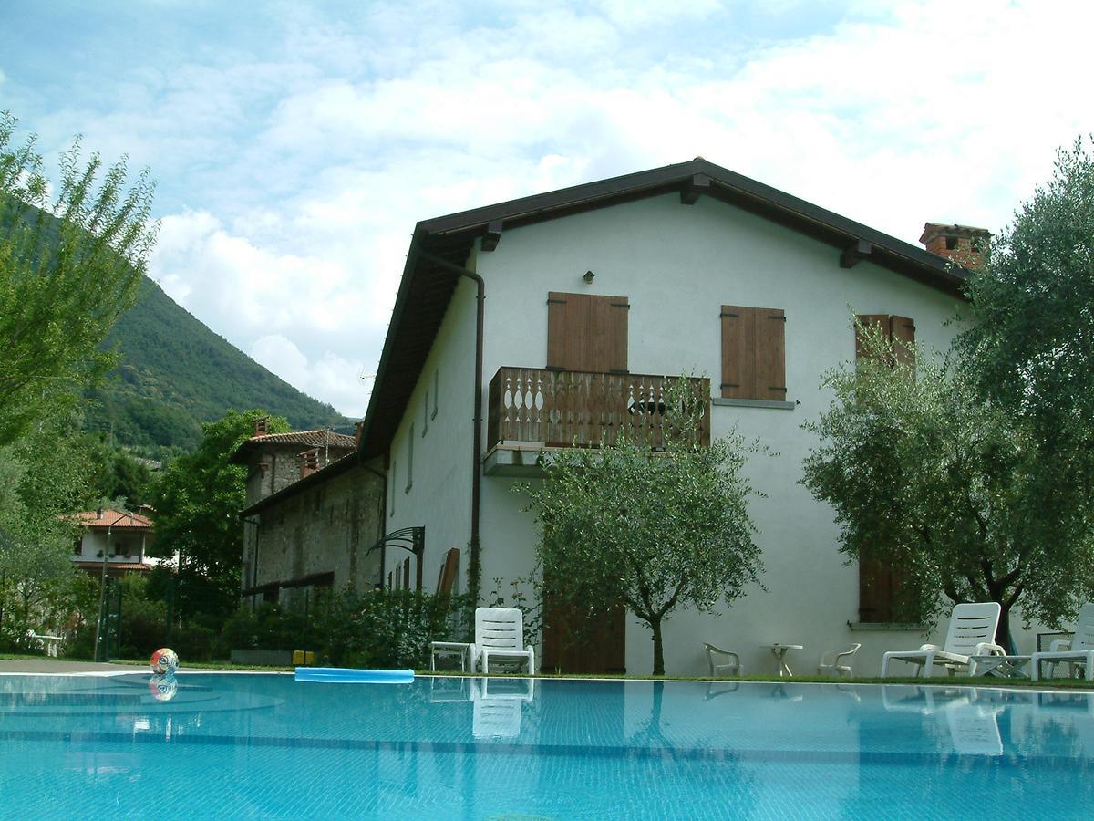 Albergo Ristorante Orazio Sale Marasino Exterior foto