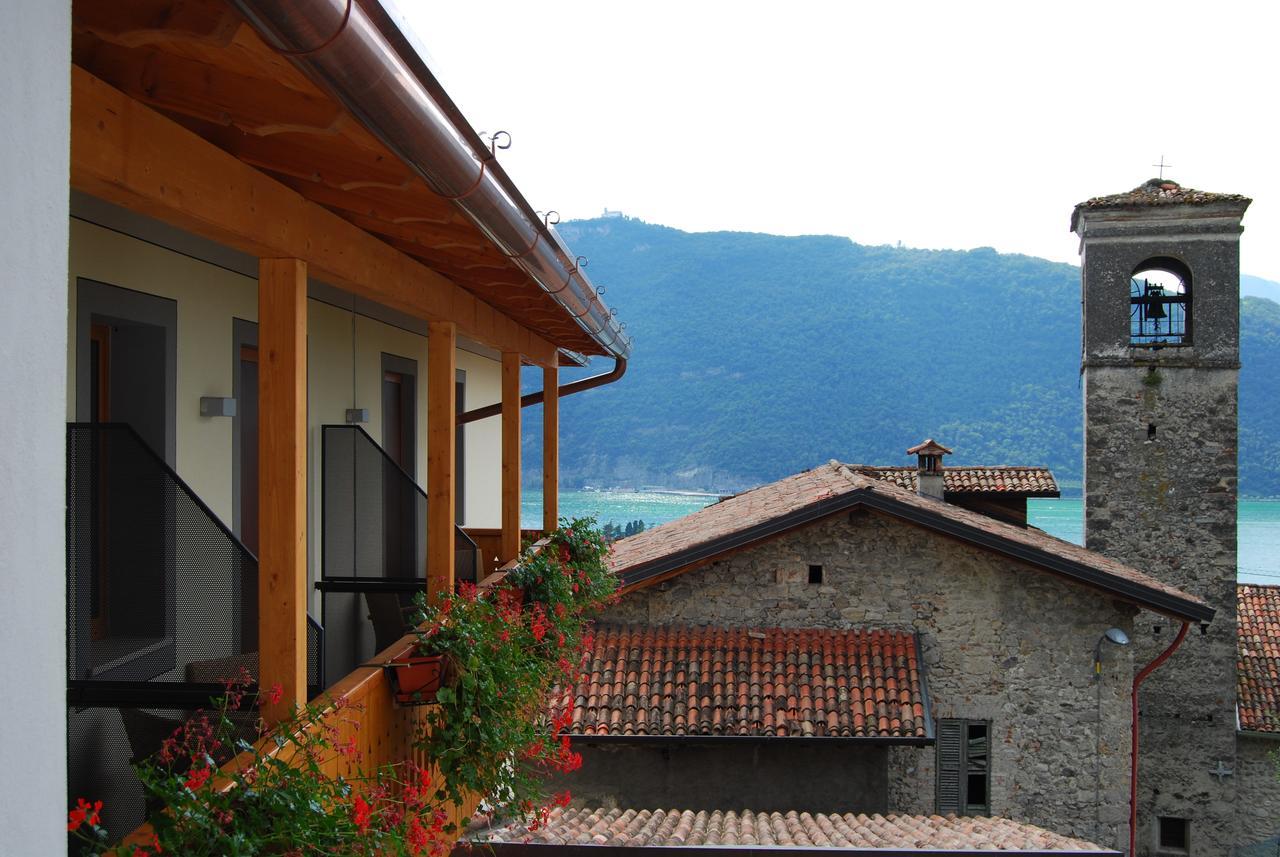 Albergo Ristorante Orazio Sale Marasino Exterior foto