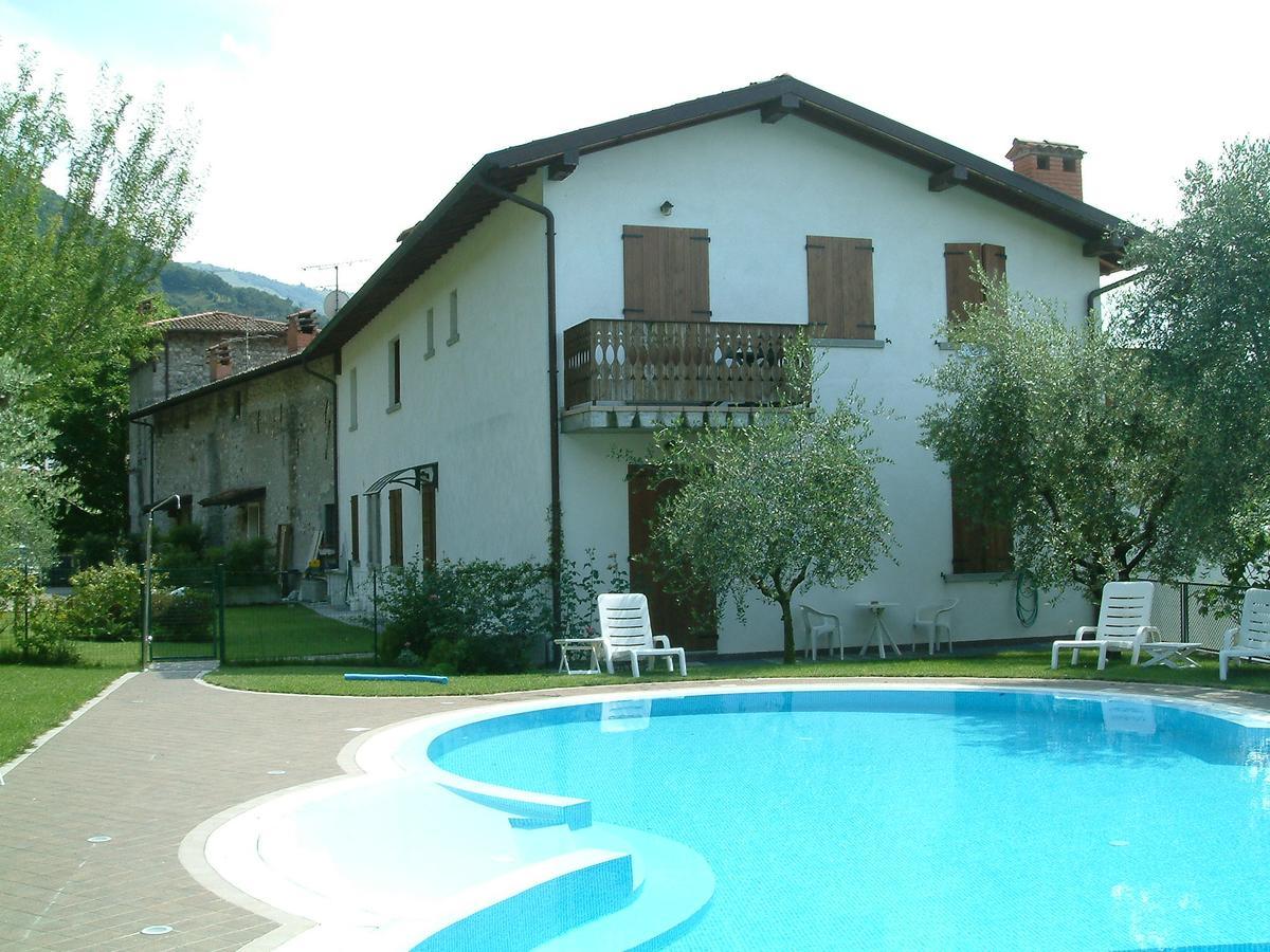 Albergo Ristorante Orazio Sale Marasino Exterior foto