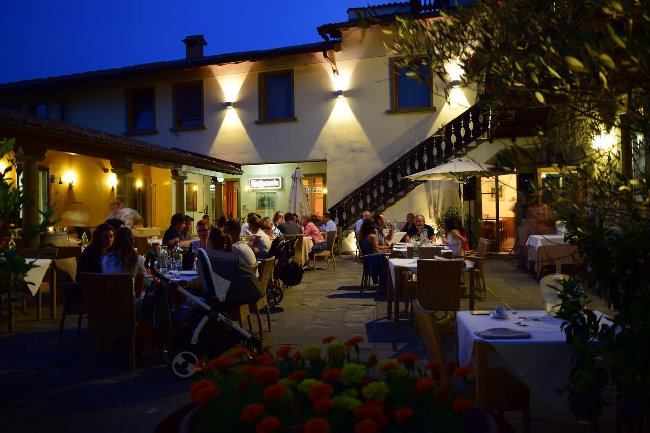 Albergo Ristorante Orazio Sale Marasino Exterior foto